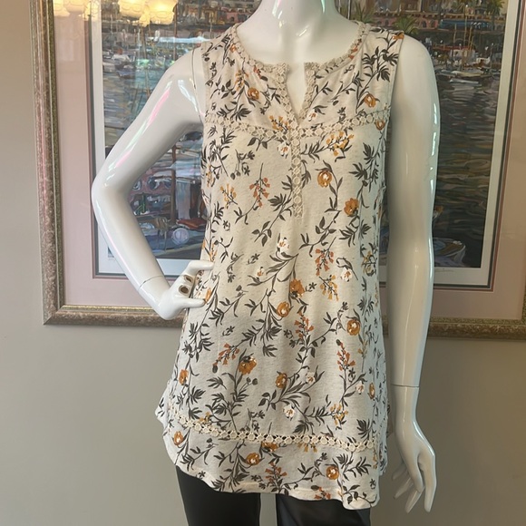 LUCKY BRAND NOVELTY TOP - Picture 2 of 7